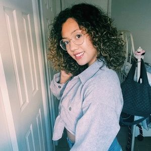 Meet your Posher, Monica